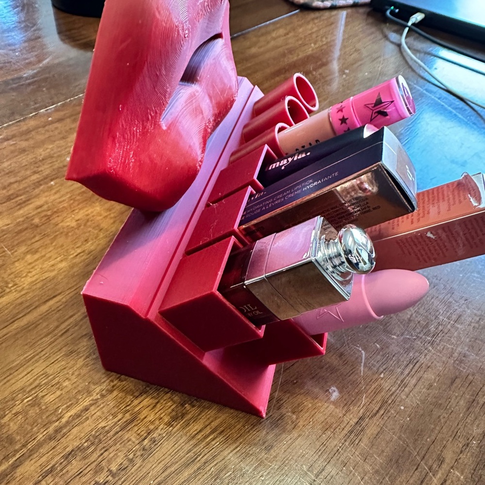 Red Lip-Shaped Lipstick Holder Homemade by me - Picture 5 of 7